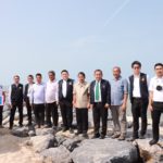 โยธาธิการฯ ติดตามสร้างเขื่อนป้องกันตลิ่งริมทะเล