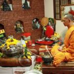 วัดกำแพง จ.นนทบุรี แจกฟรี วัตถุมงคล สู้เศรษฐกิจยุคโควิด-19