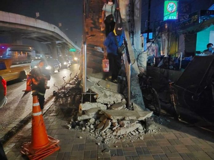 สำนักงานเขต กั้นป้ายห้ามใช้สะพานลอย 1 สัปดาห์ แจงเหตุพัง 