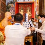 ซีพี ออลล์ ลุยขับเคลื่อน "คนไทยไม่ทิ้งกัน” น้อมถวายแอลกอฮอล์-เครื่องวัดอุณหภูมิ-น้ำดื่ม ให้กับวัดประยุรวงศาวาสวรวิหาร