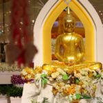 ‘ไอคอนสยาม’ ฉลองปีใหม่ไทยแบบนิว นอร์มอล จัดงาน ‘ไอคอนสยาม มหัศจรรย์เจ้าพระยา มหาสงกรานต์’ สักการะพระพุทธรูปศักดิ์สิทธิ์ สาธิตทำพวงมโหตร ให้เที่ยวได้แบบไร้กังวล