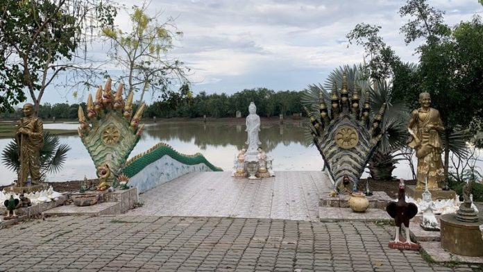 หลวงปู่พุทธะองค์ดำ