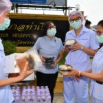 สิงห์อาสา เติมเสบียงน้ำดื่ม-อาหาร เข้ารพ.หลักและรพ.สนามต่อเนื่อง