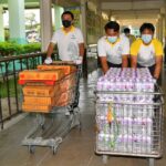 สิงห์อาสา เติมเสบียงน้ำดื่ม-อาหาร เข้ารพ.หลักและรพ.สนามต่อเนื่อง