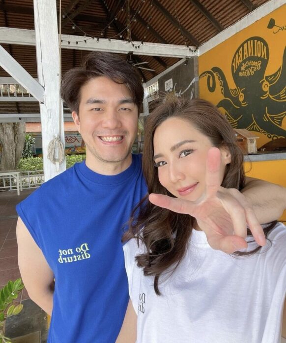 จั๊กจั่น อคัมย์สิริ เผยโฉมการ์ดงานแต่ง