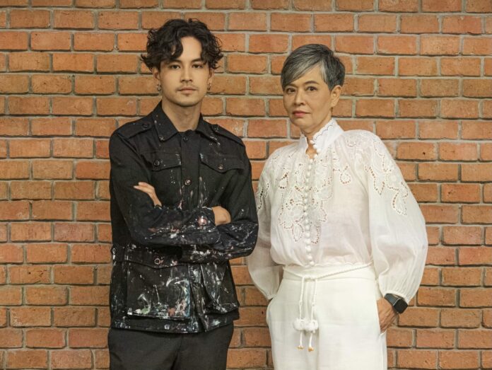 เก้า จิรายุ - แม่ก้อย ละอองมณี มอบขนม-น้ำดื่ม
