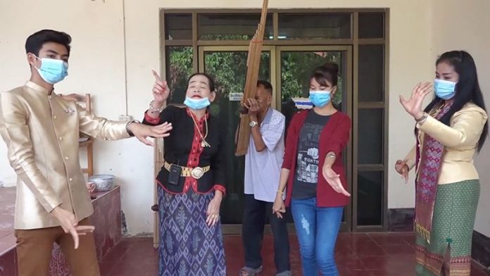 เปิดใจหมอลำทองแปน