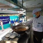 กองทัพเรือ จัดรถครัวสนาม ช่วยเหลือประชาชน 4 ชุมชน