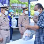 ผบ.ทัพเรือ จัดรถครัวสนาม ช่วยประชาชน