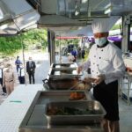 ผบ.ทัพเรือ จัดรถครัวสนาม ช่วยประชาชน