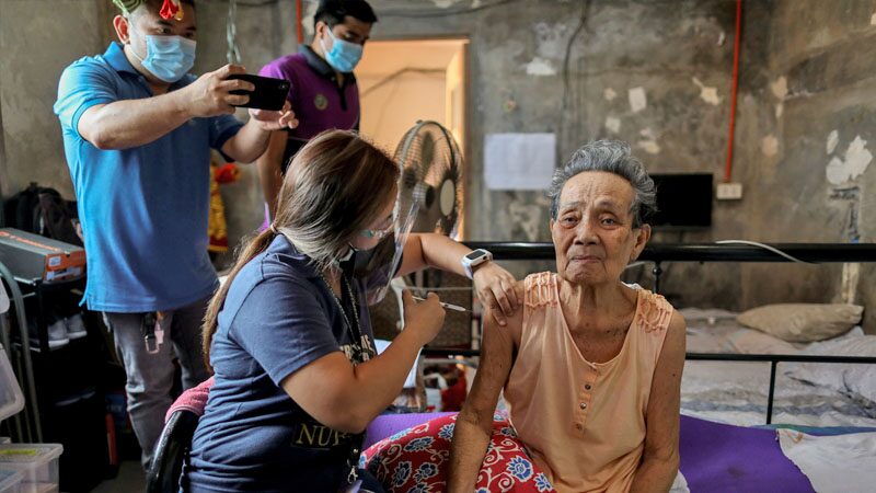 “วัคซีนซิโนฟาร์ม” หลังประชาชนถล่มฉีดโดยไร้การรับรอง