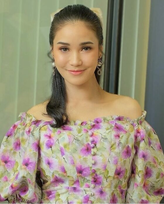 ชมพู่ ก่อนบ่าย เกือบหงายท้อง