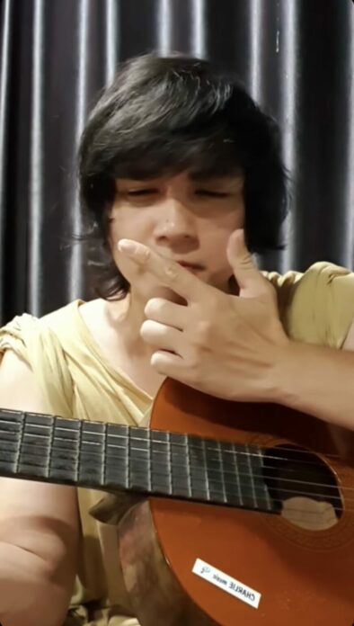 แน็ก ชาลี ตัดผมสั้นแล้ว