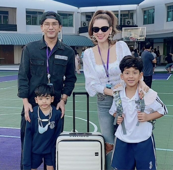 เอ๋ พรทิพย์ แฮปปี้แอนนิเวอร์ซารี