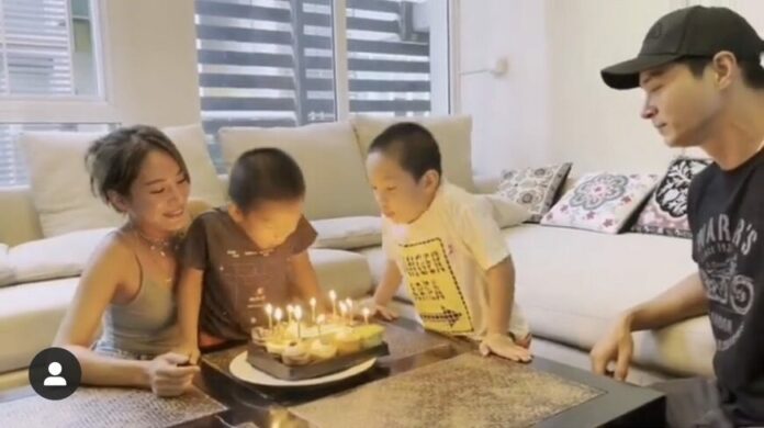 ปีเตอร์ ถือเค้ก ร่วมงานฉลองวันเกิด