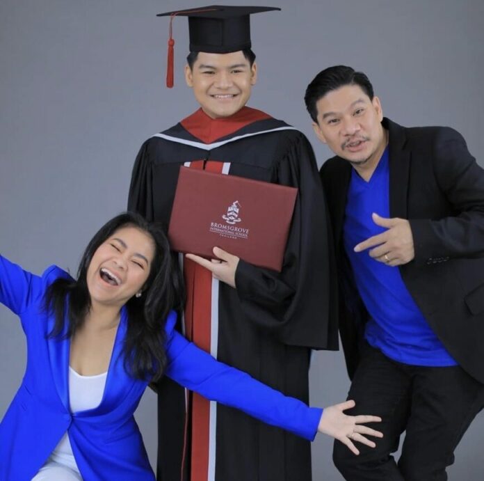 ตั๊ก ศิริพร - นุ้ย เชิญยิ้ม สุดภูมิใจ