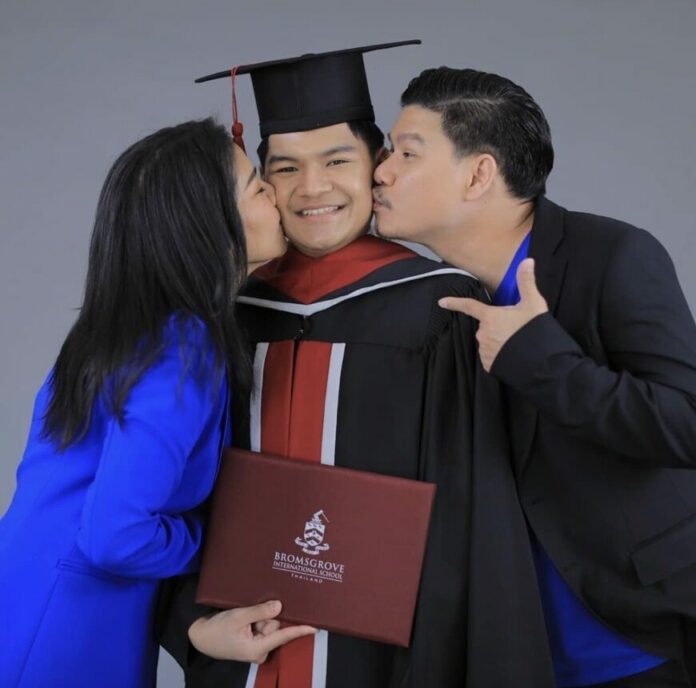 ตั๊ก ศิริพร - นุ้ย เชิญยิ้ม สุดภูมิใจ