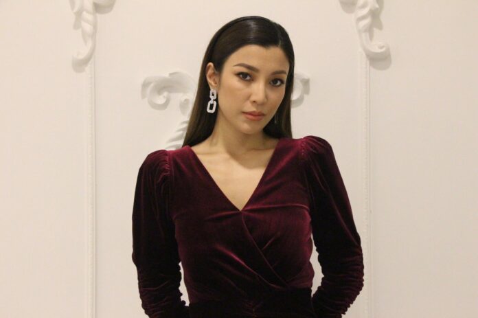 เอ็มมี่ มรกต ยังข้องใจ