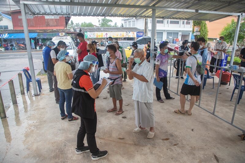 ตราด ปูพรมตรวจโควิด 9 ซอย เป้าหมายพันคน หลัง คลัสเตอร์กลางนา ลามติดลูกเรือประมง
