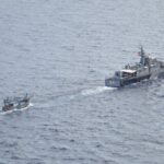 เรือหลวงสัตหีบ เร่งนำเรือประมง-ร่างไต๋เรือ กลับเข้าฝั่ง