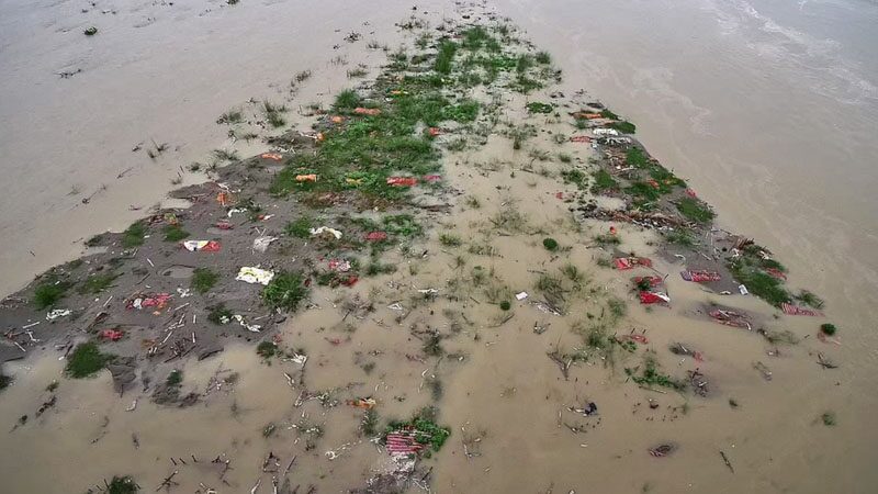 ร่างผู้เสียชีวิต  “โผล่พ้นหลุม” ลอยเกลื่อน!