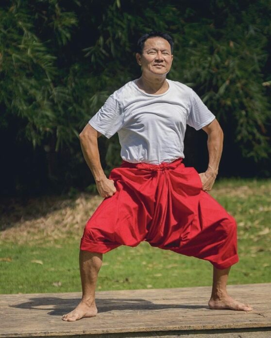 จตุรงค์ ตื่นแต่เช้า
