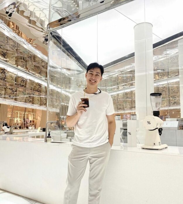 แอมป์ พีรวัศ ขออวดบ้าง