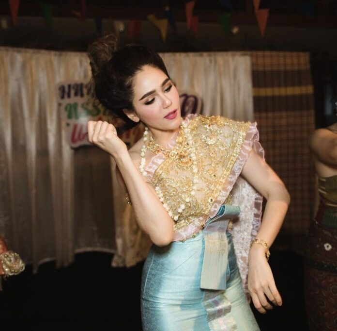 น็อต วิศรุต ขุดรูปอวยพรวันเกิด