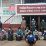 กองกำลังสุรสีห์ จับกุมต่างด้าว 17 คน ผู้นำพา 1 คน ลักลอบข้ามชายเเดน จ.ประจวบฯ