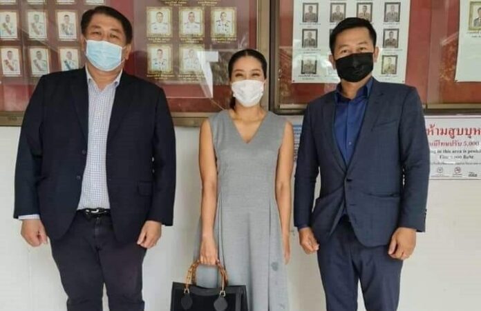 แขก คำผกา รับทราบข้อกล่าวหา หมิ่นประมาท นายกฯ วิจารณ์ผ่านรายการ
