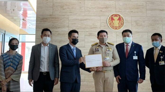 ลุงพล บุกสภาฯ