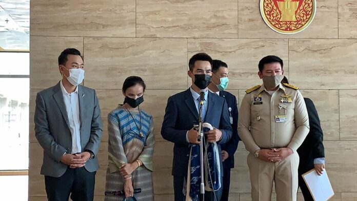 ลุงพล บุกสภาฯ