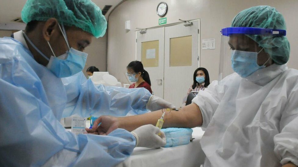 Doctors conducted cereology tests, rapid tests at Siloam Hospital, Kebun Jeruk, Jakarta - Indonesia, on August 11, 2020.