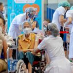 ราชวิทยาลัยจุฬาภรณ์ ฉีดวัคซีน “ซิโนฟาร์ม” กลุ่มเปราะบาง 6,400 ราย ถวายเป็นพระกุศล