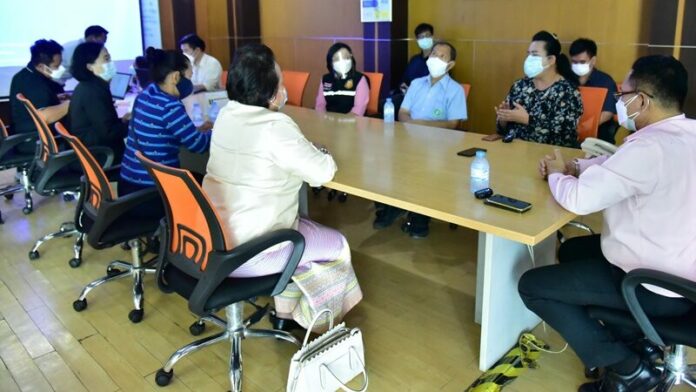 โรงงานติดโควิด
