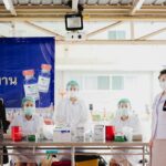 "ราชวิทยาลัยจุฬาภรณ์" จัดกิจกรรมสานหัวใจทำความดี ฉีดวัคซีน ให้กับผู้พิการ "การได้ยิน"