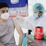 "ราชวิทยาลัยจุฬาภรณ์" จัดกิจกรรมสานหัวใจทำความดี ฉีดวัคซีน ให้กับผู้พิการ "การได้ยิน"