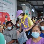 ทหารพัฒนา-จิตอาสา อำนวยความสะดวกประชาชนกลุ่มเสี่ยงวัคซีน