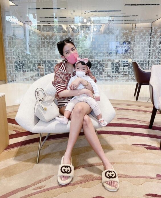 ใบเตย อาร์สยาม นำของใช้