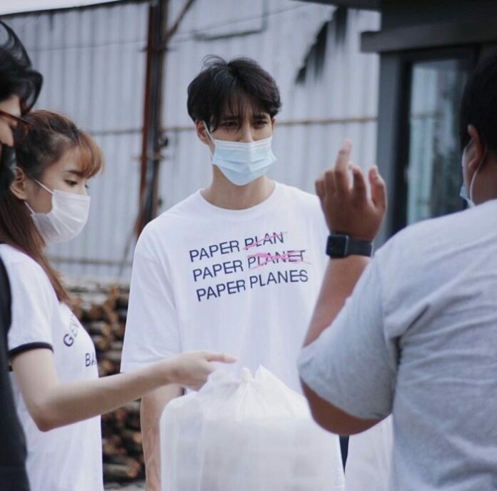 แกรนด์ - เด่นคุณ ร่วมกันทำข้าวกล่อง