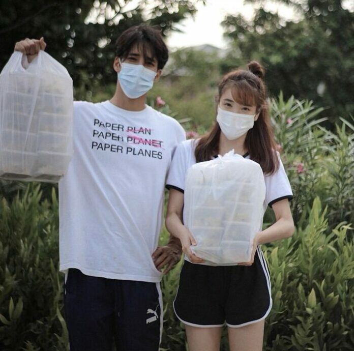 แกรนด์ - เด่นคุณ ร่วมกันทำข้าวกล่อง