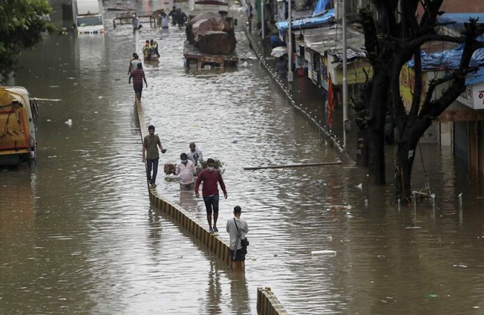 ฝนตกไม่หยุด