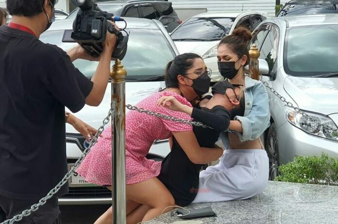 เอ็มมี่ อมลวรรณ แจงเหตุ