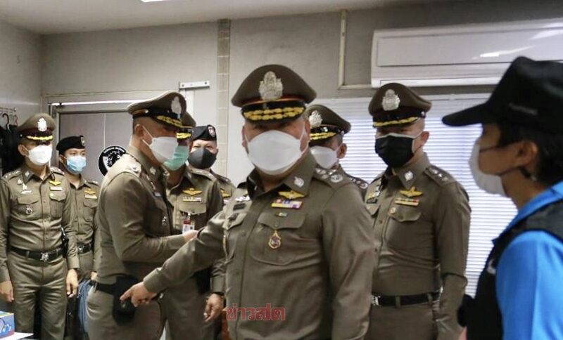 บิ๊กหิน จเรตำรวจ ลงพื้นที่ สภ.เมืองนครสวรรค์ ดูจุด ผกก.โจ้ กับพวก ทรมานผู้ต้องหาคดียาเสพติดจนเสียชีวิต
