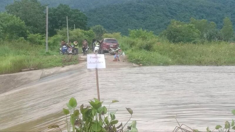 ฝนกระหน่ำ ปราจีนฯ น้ำป่าเขาใหญ่ ทะลักท่วมบ้านเรือนประชาชนกว่า 60 หลังคาเรือน