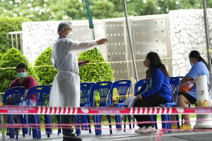 อาเซียนสะบักสะบอม