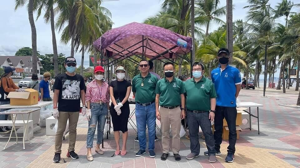 บริเวณชายหาดบางแสน จ.ชลบุรี นายธนะศิริ วิไลรัตน์ ประธานบริษัท เบญญาภาพ