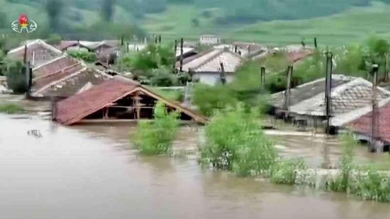 หนีตายฝนถล่ม-น้ำท่วมมิดหลังคา ซ้ำเติมวิกฤตอดอยาก