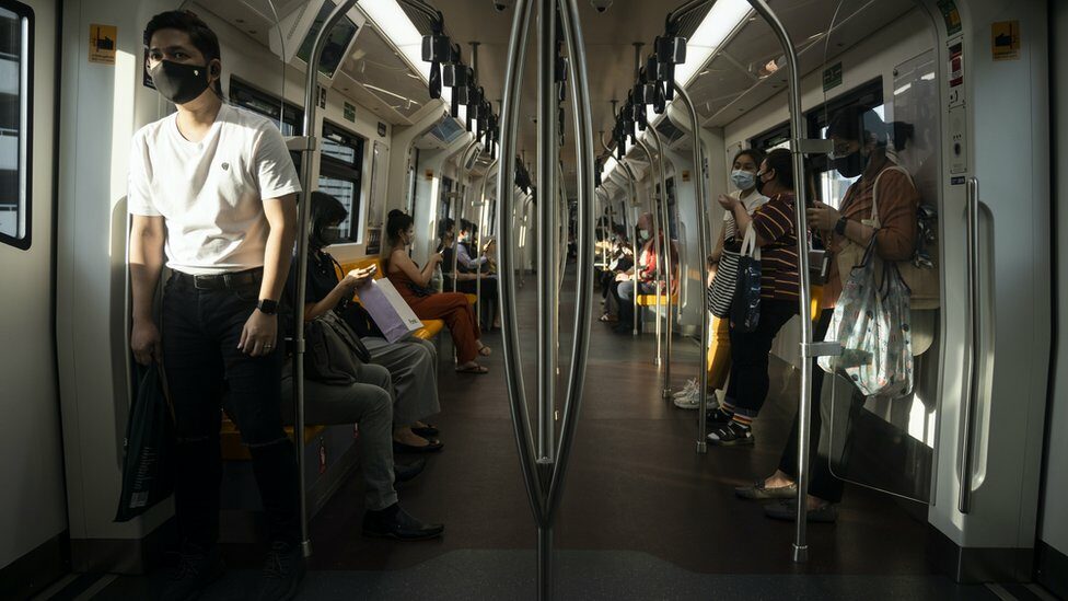รถไฟฟ้าเปิดให้บริการตามปกติในช่วงการแพร่ระบาดของโรคโควิด-19