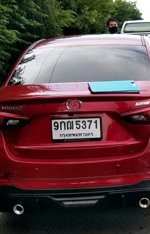 รถยนต์ที่คนร้ายใช้ในก่อเหตุและหลบหนี